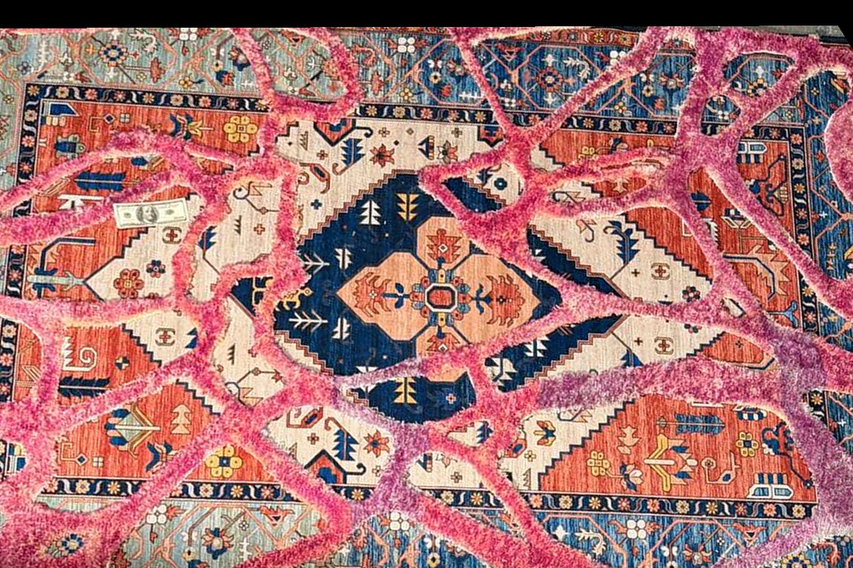 After: the Persian rug with a raised yarn network and thermochromic coating